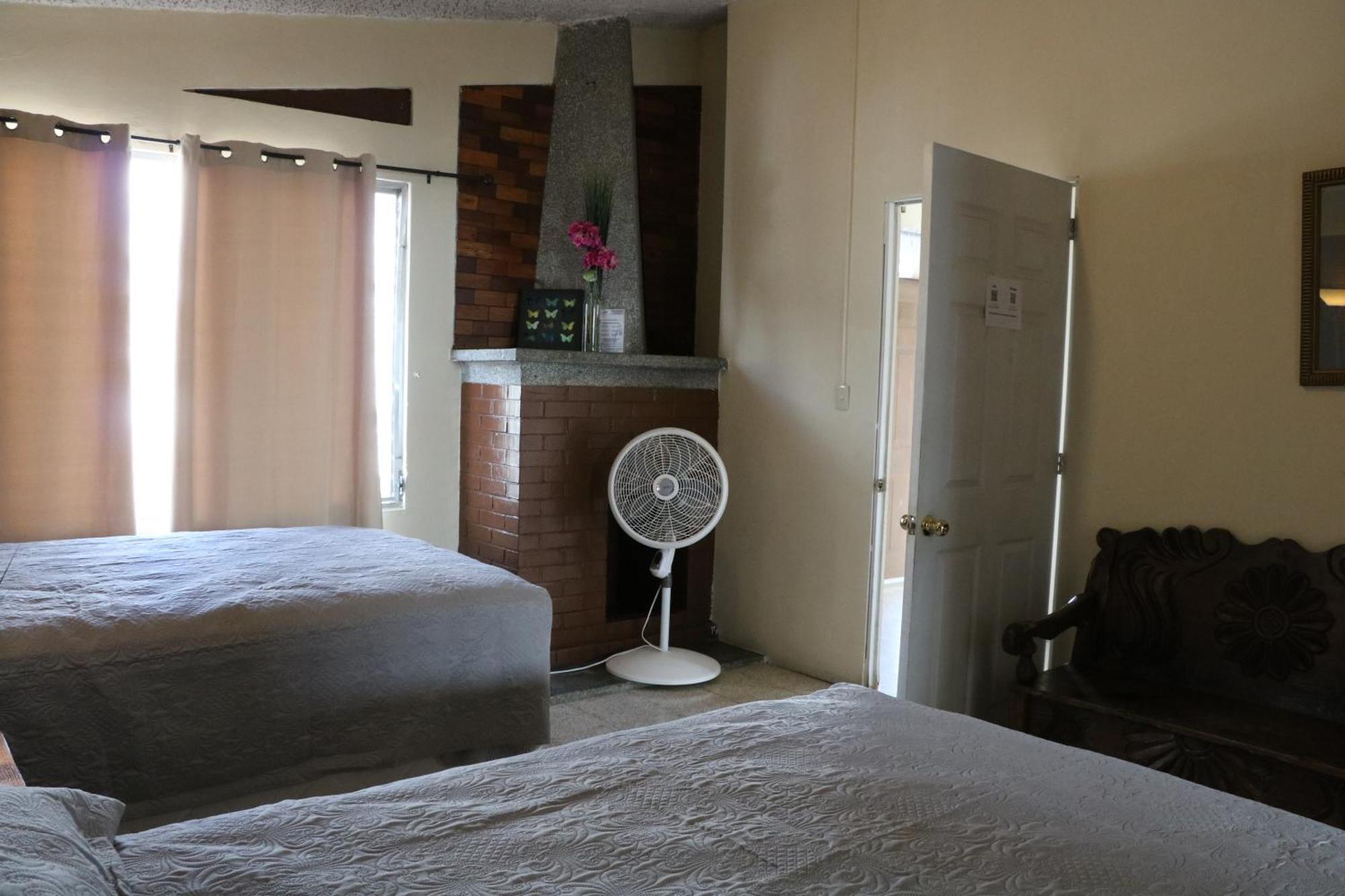 Hostal Los Volcanes 과테말라 외부 사진